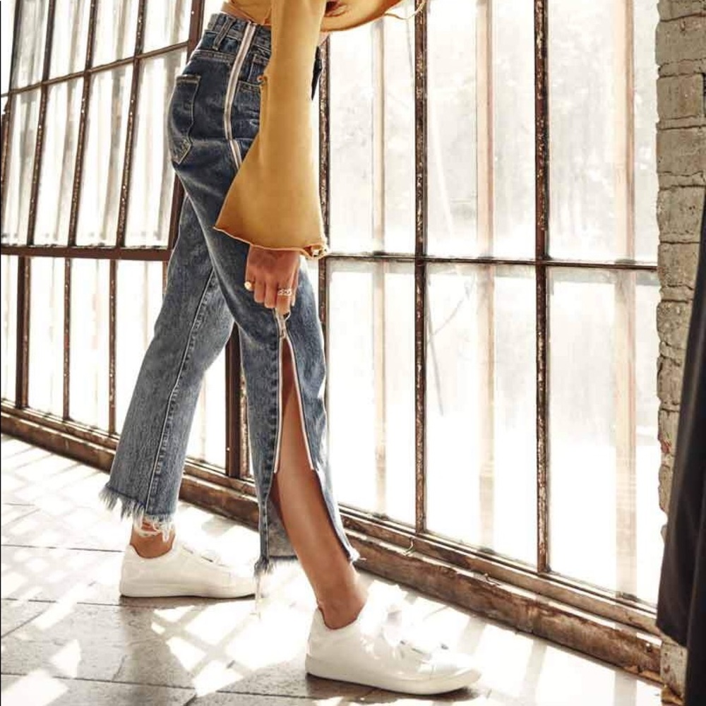 ✨LF CARMAR ⭐️ SIDE ZIP ⚡️NEVER WORN ✨ LF JEANS⭐️